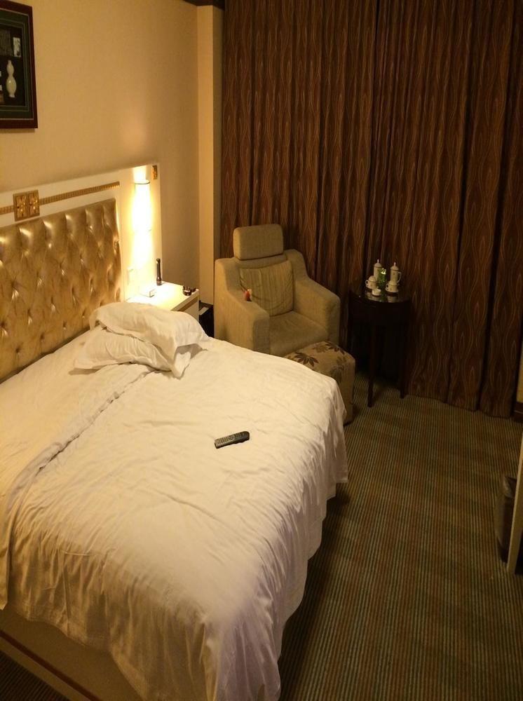 Yantai Asia Hotel Extérieur photo